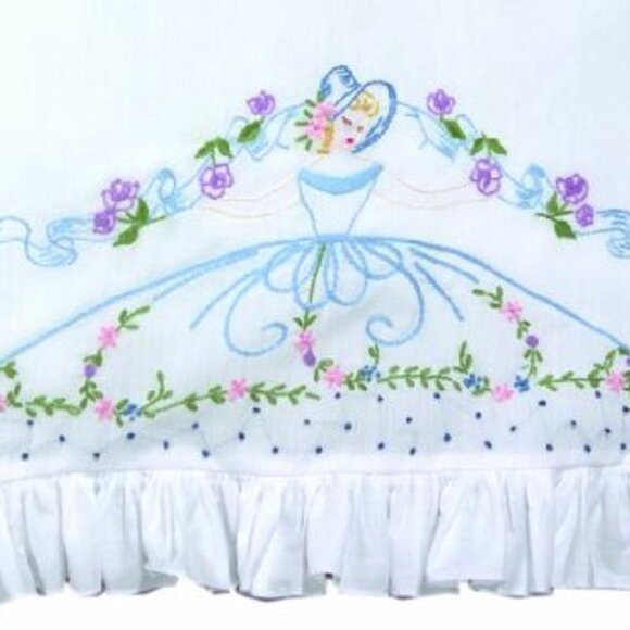 Fairway Needlecraft #82565 Ribbons and Flowers Lady Set of Pillowcases NWT - Picture 3 of 9